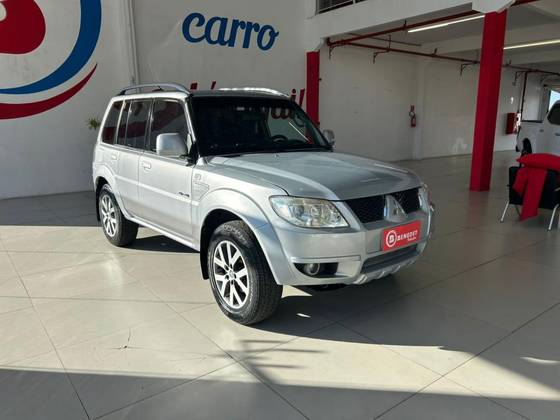 MITSUBISHI PAJERO TR4 2.0 4X4 16V 140CV FLEX 4P AUTOMÁTICO MITSUBISHI PAJERO TR4 2.0 4X4 16V 140CV FLEX 4P AUTOMÁTICO